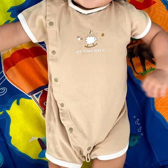 Burberry Tan Baby Romper with White Trim - Picture 1 of 4